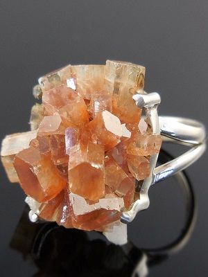 Арагонит для Скорпиона: совместимость, подходит или нет