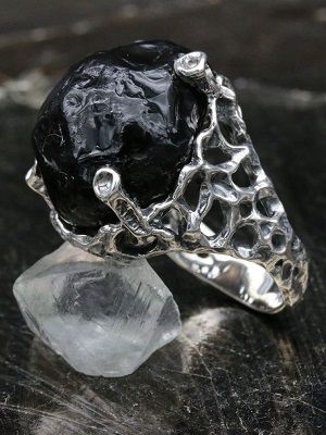 лавовый камень