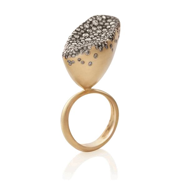 Кольцо Baby Malak Flourish из 18-каратного золота с бриллиантами цвета шампанского