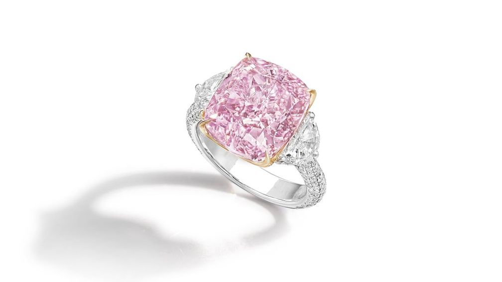 Розовый алмаз за $ 21 млн возглавит аукцион Sotheby’s в Гонконге