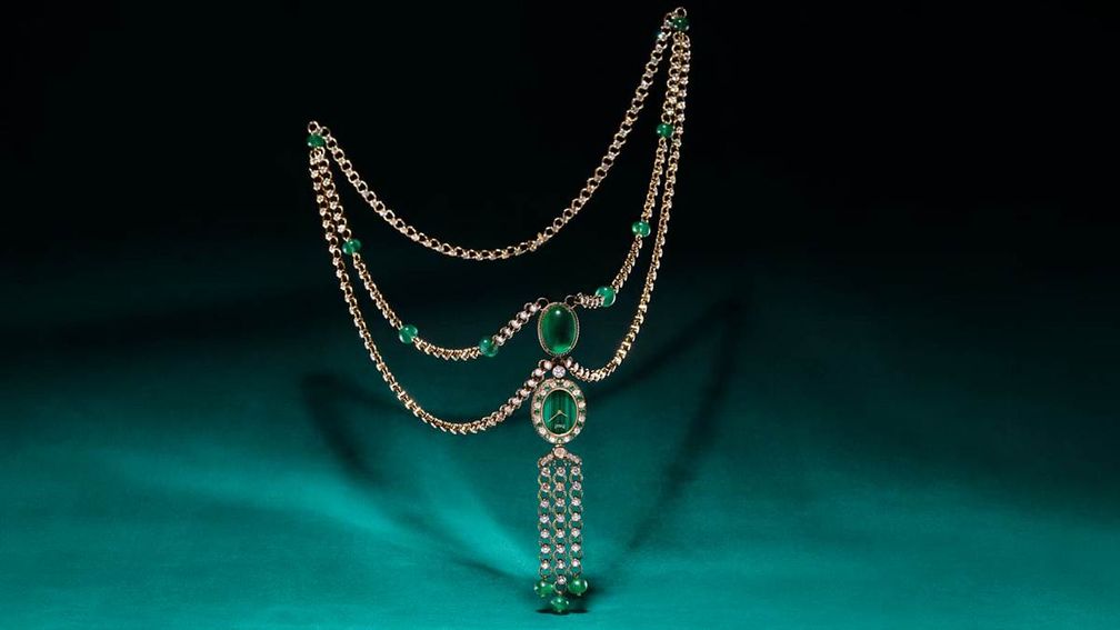 Новая коллекция черпает вдохновение в оригинальных творениях Piaget 1969 года и подчеркивает роскошь бриллиантами и изумрудами