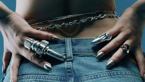 Бренд SweetLimeJuice создает украшения в стиле «структурный мягкий гранж»