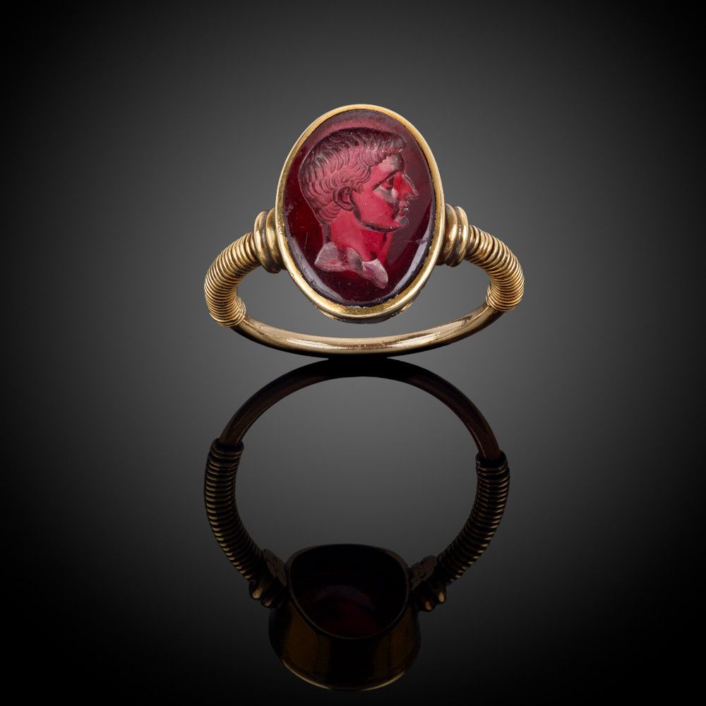 Золотое кольцо с инталией продано на аукционе Fellows за 117 000 фунтов стерлингов