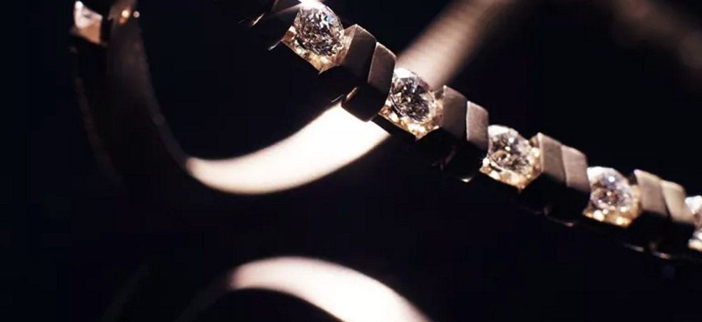 Современные цепочки с бриллиантами от Дины Камаль