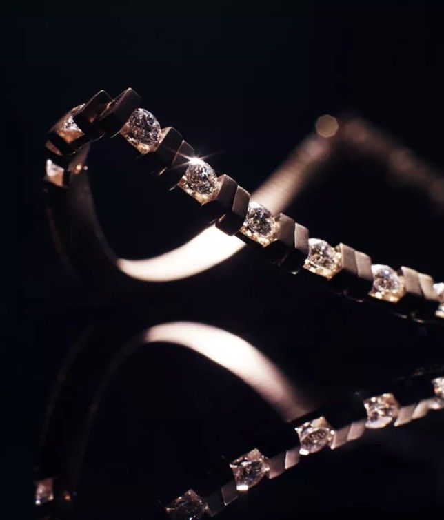 Современные цепочки с бриллиантами от Дины Камаль