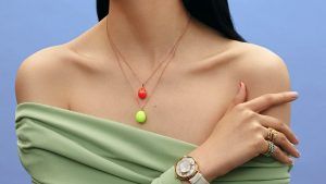 Украшения неоновых цветов от Fabergé Украшения неоновых цветов от Fabergé