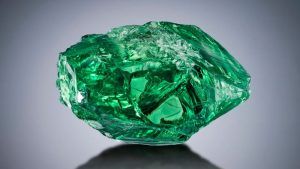 Браслеты с цаворитом: особенности, как выбрать и носить