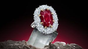 7-каратный бирманский рубин возглавит аукцион Bonhams в Гонконге