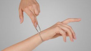 Эластичный теннисный браслет от бренда Crieri