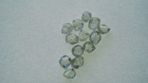 De Beers объединяет два аукциона на фоне замедления рынка De Beers объединяет два аукциона на фоне замедления рынка