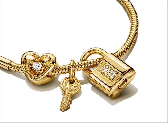 Серебряный браслет Pandora, покрытый 14-каратным золотом
