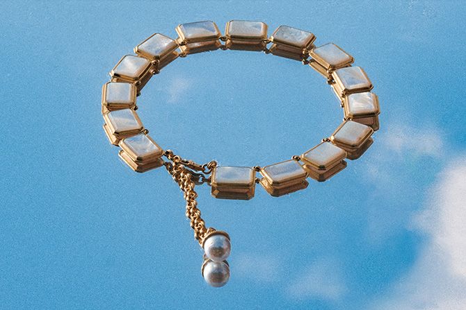 Ожерелье Prounis из 22-каратного золота с жемчугом южных морей и перламутром