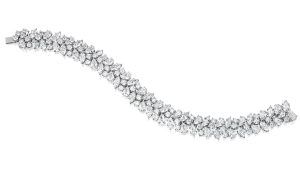 Вневременные украшения, которые можно носить с денимом