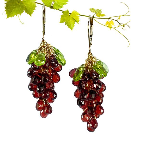 Серьги в виде винограда из коллекции Napa от Melinda Lawton