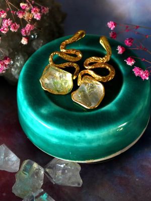 Серьги с апофиллитом: какие бывают, как выбрать и носить