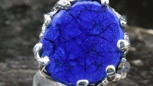 Броши с азуритом: какие бывают, как выбрать и носить