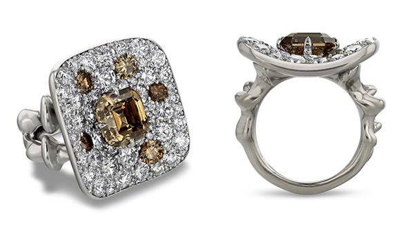 Единственное в своем роде платиновое кольцо Chrona Butterfly от Vram с коричневыми и белыми бриллиантами Единственное в своем роде платиновое кольцо Chrona Butterfly от Vram с коричневыми и белыми бриллиантами