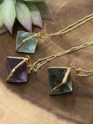 Подвески с флюоритом: какие бывают, как выбрать и носить