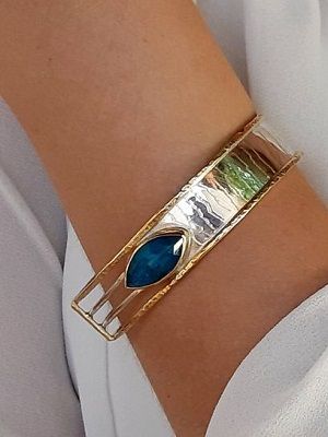 Браслеты с азуритом: какие бывают, как выбрать и носить