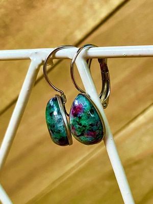 Какого цвета бывает фуксит