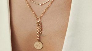 Цепочка-лариат — идеальное летнее украшение