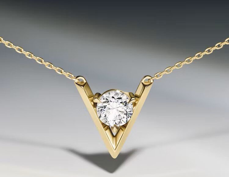 Украшения из коллекции «V» от бренда Vrai Украшения из коллекции «V» от бренда Vrai