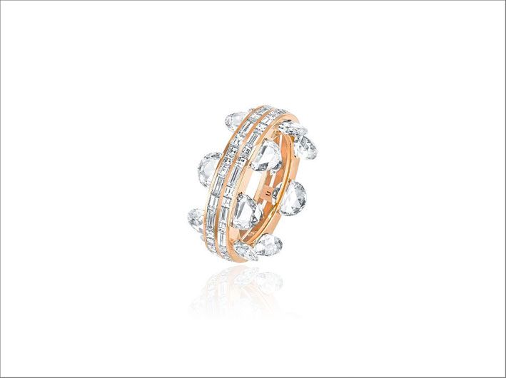 Кольцо из розового золота с бриллиантами багетной огранки и огранки роза Кольцо из розового золота с бриллиантами багетной огранки и огранки роза