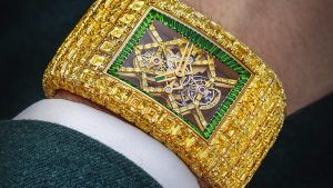 Роскошные часы стоимостью $ 20 млн ослепляют любителей бриллиантов Роскошные часы стоимостью $ 20 млн ослепляют любителей бриллиантов