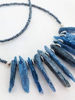 Кианит для Водолея