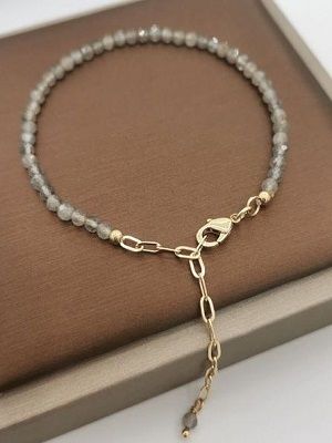 Браслеты с лабрадоритом: особенности, как выбрать и носить