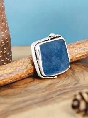 Азурит для Рака: совместимость, подходит или нет