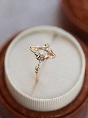 Белый топаз