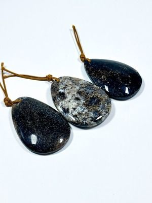 Подвески с черными кораллами