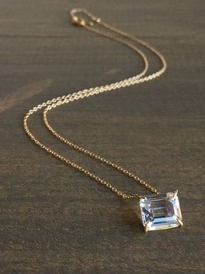 Белый топаз