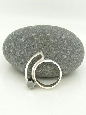 Кольца в форме геометрических фигур