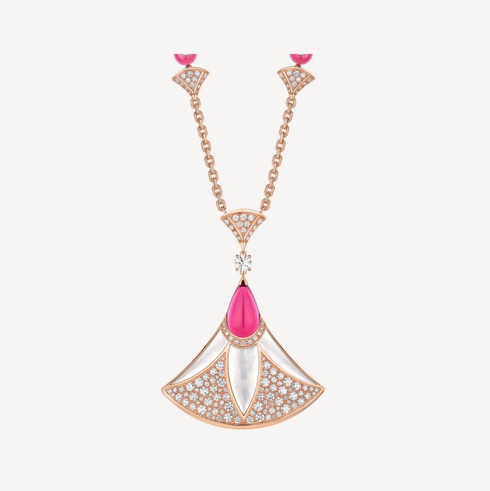 Колье из розового золота с бриллиантами и рубеллитами из коллекции Divas' Dream Колье из розового золота с бриллиантами и рубеллитами из коллекции Divas' Dream