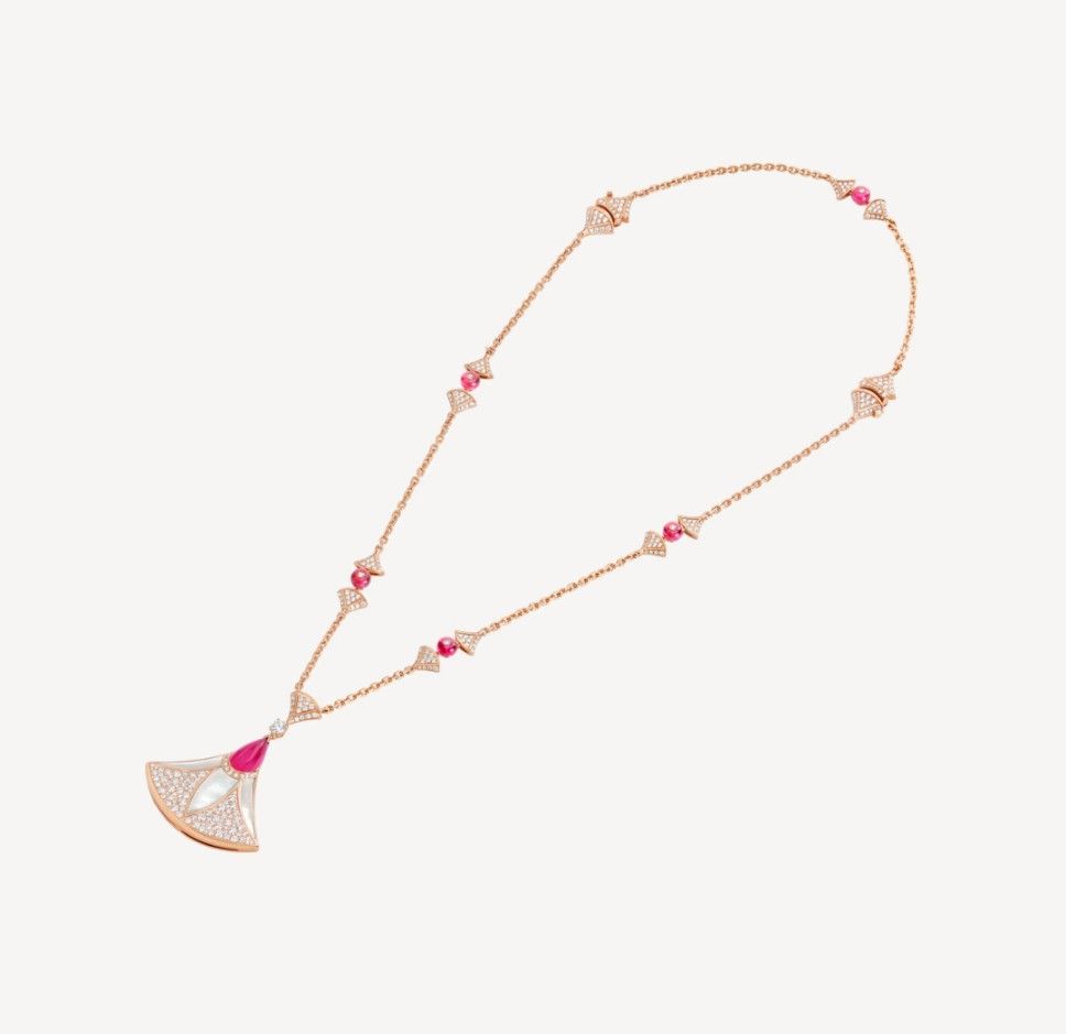 Колье из розового золота с бриллиантами и рубеллитами из коллекции Divas' Dream Колье из розового золота с бриллиантами и рубеллитами из коллекции Divas' Dream