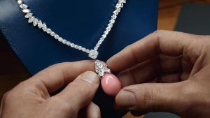 Коллекция высокого ювелирного искусства Royal Adornment от Harry Winston царственна по духу и стилю Коллекция высокого ювелирного искусства Royal Adornment от Harry Winston царственна по духу и стилю