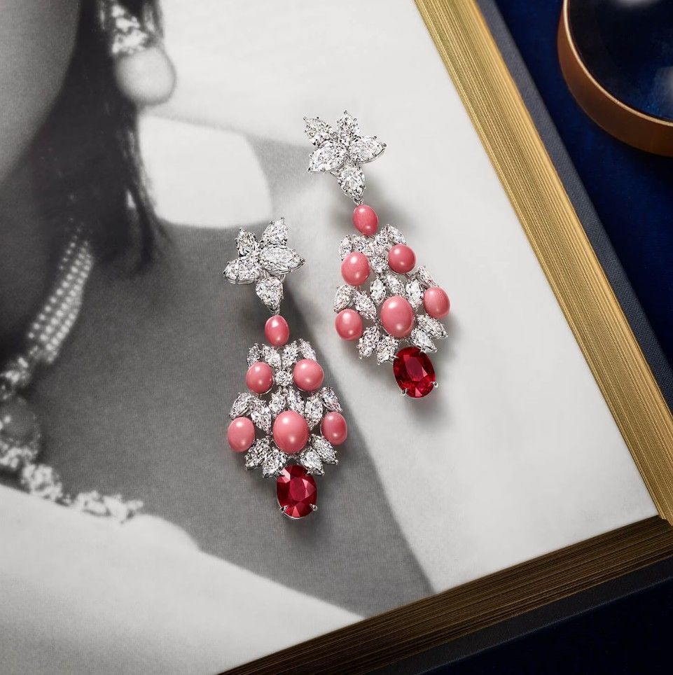 Коллекция высокого ювелирного искусства Royal Adornment от Harry Winston  царственна по духу и стилю | Ювелирное дело