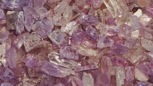 Кунцит для Стрельца: совместимость, подходит или нет