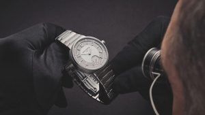 Louis Vuitton переосмысливает часы Tambour