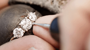 Michael Hill вновь уделяет особое внимание синтетическим бриллиантам