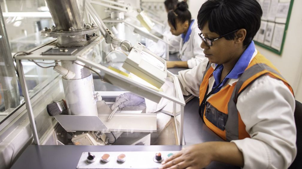 Продажи Petra снижаются на фоне дефицита крупных камней