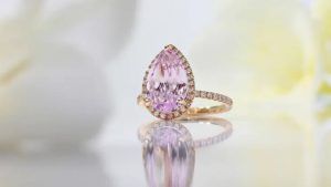 Кольца с кунцитом: какие бывают, как выбрать и носить Кольца с кунцитом: какие бывают, как выбрать и носить