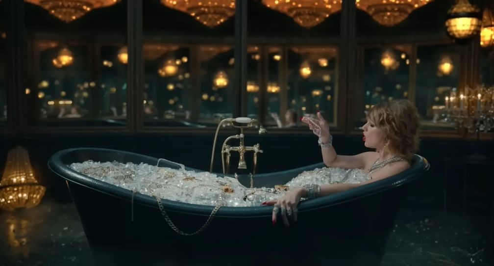 Самые великолепные украшения, замеченные на Тейлор Свифт, ч. 1