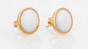 Серьги с кахолонгом: какие бывают, как выбрать и носить Серьги с кахолонгом: какие бывают, как выбрать и носить