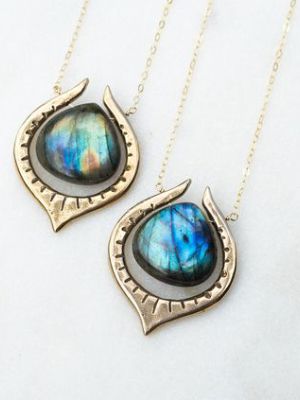 лабрадорит