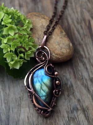 лабрадорит