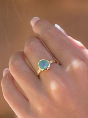кольцо с голубым халцедоном