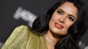 Какие ювелирные украшения выбирает Сальма Хайек?